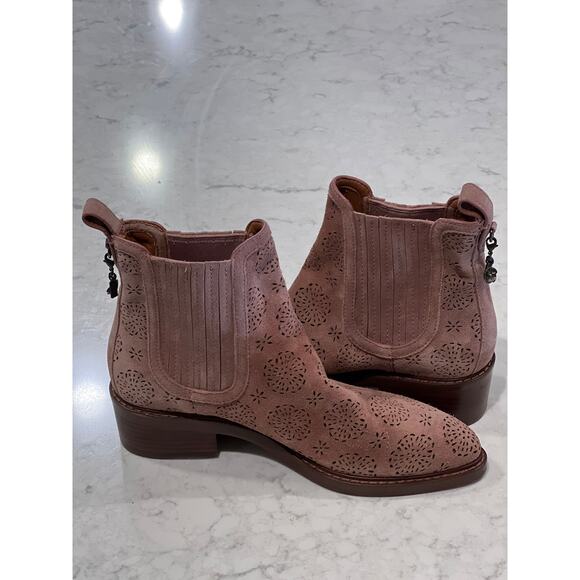 NWOT Coach Women’s Genuine Leather Bowery Chelsea With Cut Out Boots Sz 7.5 Pink - Picture 5 of 8